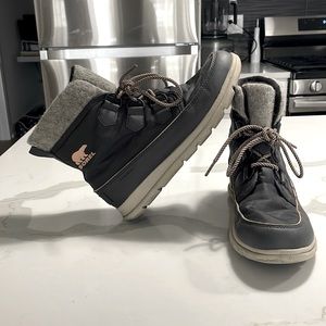 Sorel women’s explorers carnival boot sz 8